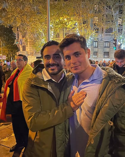Alvise Pérez y Vito Quiles, en una manifestación contra el PSOE