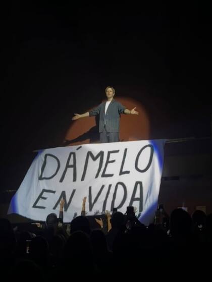 Amadeo ofició dos shows en el Teatro Gran Rex entre el 26 y 27 de septiembre
