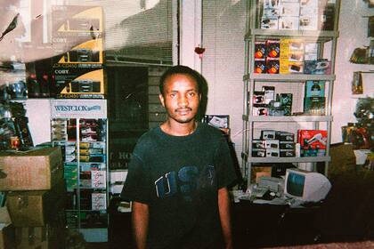 Amadou Diallo, inmigrante africano de 23 años asesinado por la policía de Nueva York en 1999