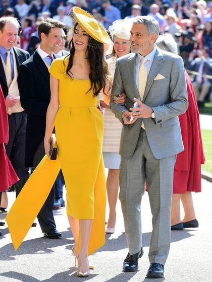 Amal Clooney por Stella McCartney en la boda real