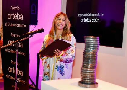 Amalia Amoedo, hoy al recibir el premio en arteba