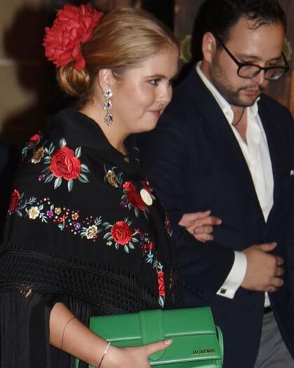 Amalia de los Países Bajos con un estilo andaluz en la preboda de la duquesa de Medinaceli