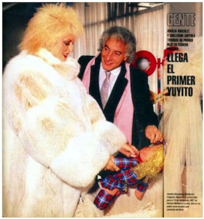 Amalia Yuyito González y Guillermo Coppola en 1987, un mes antes del nacimiento de su hija Bárbara. Así anunciaron el embarazo en la revista Gente.