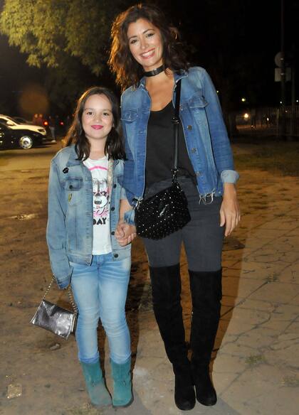 Carla Conte y su hija 