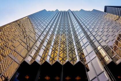 Amancio Ortega, dueño de Zara, compró el icónico rascacielos Royal Bank Plaza de Toronto