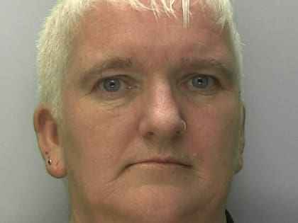 Amanda Wixon, de 56 años