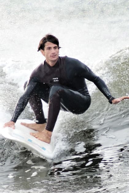 Amante de la adrenalina, Jack practica surf y remo.