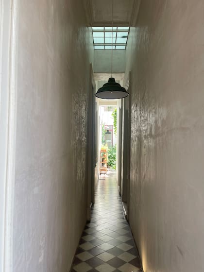 Amante de la luz cenital, se puede ver su efecto en el techo del pasillo