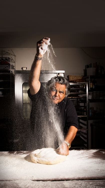 Amante de las carnes y las pastas, Jean Paul Bondoux es histriónico y divertido.