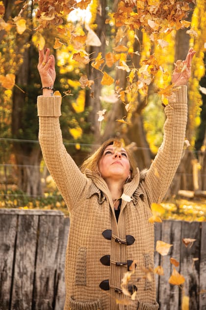 Amante de las letras, tiene publicado un libro, Una historia corta. Un amor largo, y otros tantos de poesía y cuentos en colaboración con sus compañeros de taller literario.