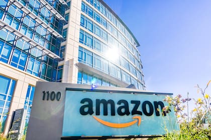 Amazon busca insertarse a otros modelos de comercio minorista