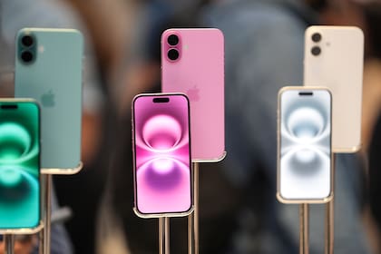 Amazon ofrece el iPhone 16 Pro por US$0,01 con un contrato de 36 meses en Boost Mobile, pero el costo total del servicio asciende a US$2.340