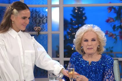 Ámbar de Benedictis sorprendió a su abuela Mirtha Legrand en su regreso a la TV