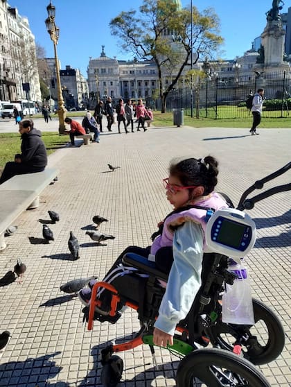 Ámbar en la plaza del Congreso el día de la marcha por la ley