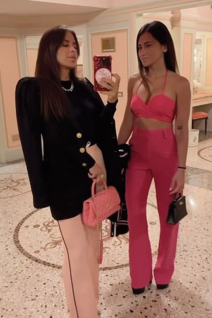 Ambas se sumaron a la tendencia Barbiecore para su salida juntas.