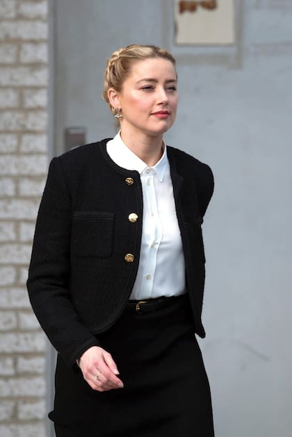 Amber contrademandó a Johnny por 100 millones de dólares. Ella pide que se le de inmunidad frente a la denuncia de su ex marido.