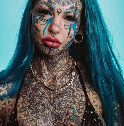 Amber cuenta con 600 tatuajes en todo su cuerpo
Foto: @amberluke666