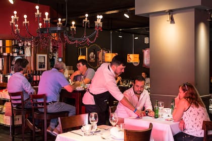 Ambiente de amigos y gran servicio, más allá de la destacada cocina, caracterizan la propuesta de Italpast.