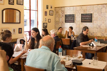 Ambiente familiar y buena comida.