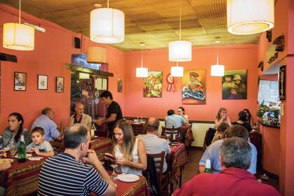 Ambiente familiar y platos populares en el local que se mudó del Chinatown a Nuñez.