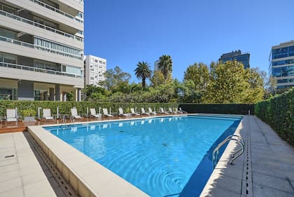 Ambos cuentan con una pileta climatizada.