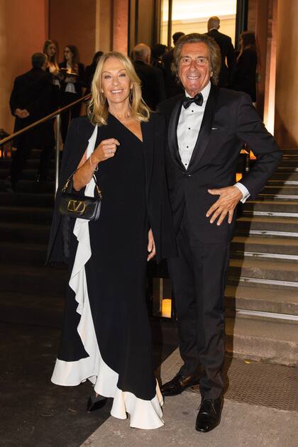 Amelia Saban -con diseño de su etiqueta, Ménage à Trois- y Martín Mazzei.