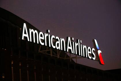 American Airlines se refirió a la decisión de la FAA de reducir los vuelos en EE.UU.