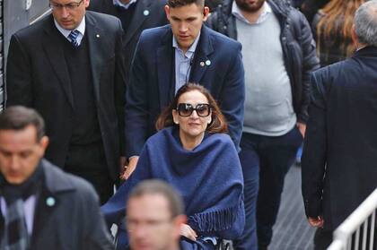 AMIA: a 24 años de la tragedia, piden justicia frente a la sede actual, Gabriela Michetti estuvo presente
