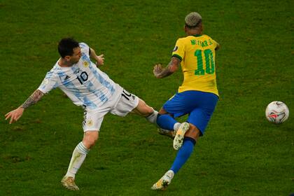 ¿Amigos son los amigos?. Una inesperada rispidez de Messi para con Neymar.