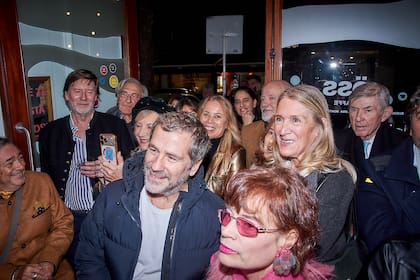 Amigos y personalidades de la cultura se acercaron a celebrar la carrera de Gino Bogani