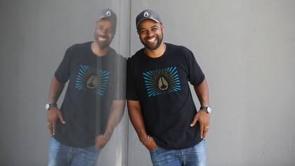 Amílcar Nadal se corta solo