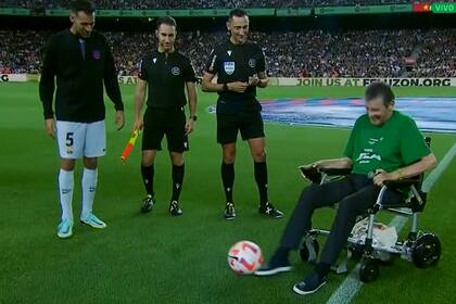 Amistoso Barcelona Manchester City para juntar fondos para la ELA. Arquero Juan Carlos Unzué