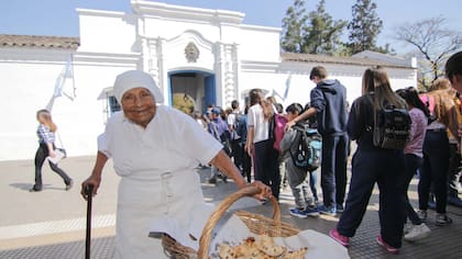 “Amo la empanada, pero mire si me voy a agrandar. Saludo a todo el mundo, como corresponde”