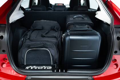 Amplio baúl y la posibilidad de agrandarlo con el rebatimiento de asientos traseros