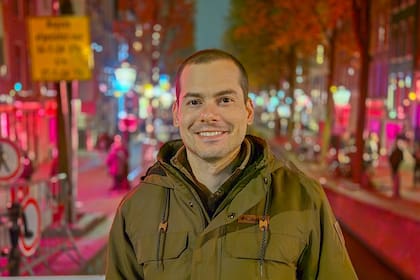 "Ámsterdam es la única capital europea que llevo conocidas donde sentí ese ambiente hardcore de drogas, prostitución y mezclado con snobismo que me dio un resultado toxico”.