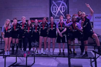 Amy, la tercera desde la izquierda, con el equipo con el que compitió en el WCT7 en USA en julio de este año