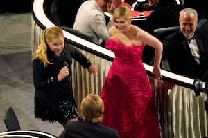 El incómodo momento con Amy Schumer en los Oscar por el que Kirsten Dunst se volvió tendencia
