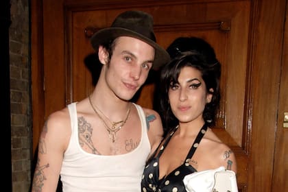 Amy Winehouse y quien fuera su marido, Blake Fielder-Civil, el 18 de junio de 2007 en Londres, Inglaterra