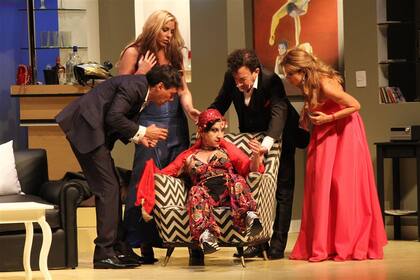 Ana Acosta en El espíritu infiel, una de las tantas obras que compartió con Fabián Gianola