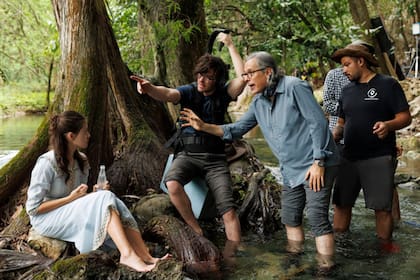 Ana Celeste y el director Rodrigo Prieto en el set de 'Pedro Páramo'