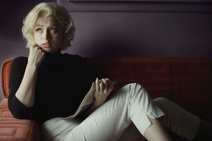 Ana de Armas, como Marilyn Monroe, en una de las fotos promocionales de Blonde