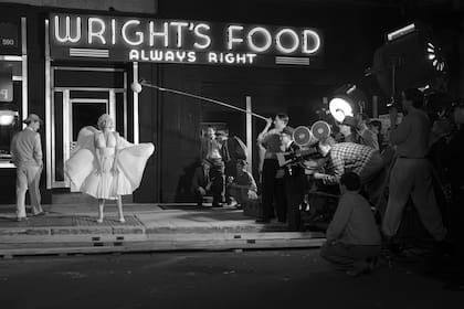 Ana de Armas como Marilyn Monroe, filmando la famosa escena de La comezón del séptimo año, de Billy Wilder