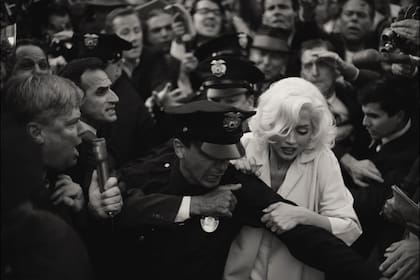 Ana de Armas en Blonde