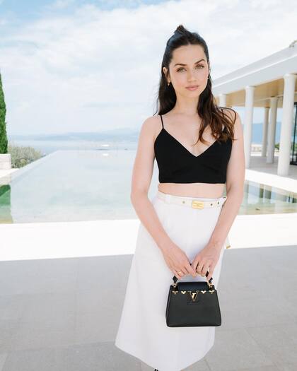 Ana de Armas mantuvo un conocido romance con Ben Affleck. Su última relación conocida fue con el empresario Paul Boukadakis (Foto: Instagram @ana_d_armas)