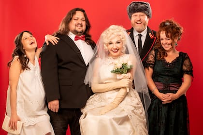 Ana María Cores encabeza el elenco de Los Soviets de San Antonio, la pieza con la que vuelve a transitar el género de la comedia