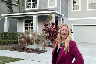 Es argentina y cumplió su sueño de vivir en EE.UU: vende casas con vista a los fuegos artificiales de Disney