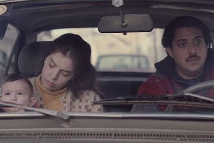 Ana, Mario y Diosito en un automóvil poco antes de la tragedia