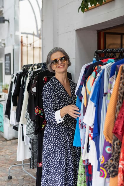 Ana Markarian en su tienda del pasaje Sáenz Peña.