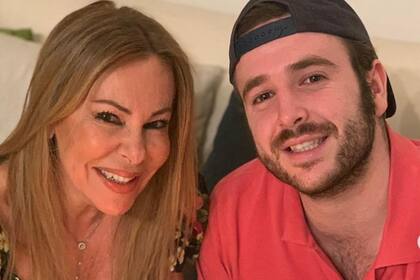 Ana Obregón junto a su hijo, Alex Lequio, quien murió en mayo de 2020 a los 27 años de edad, tras luchar durante dos años contra un sarcoma de Ewing.