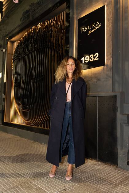 Ana Paula Dutil coordinó el top con sus stilettos, todo en rosa.